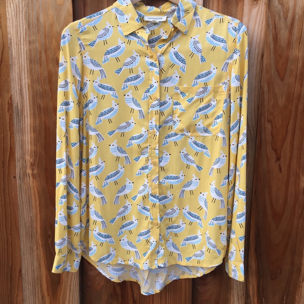 Beach Lunch Lounge Yellow Bird Button Down